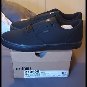 New in box mens Etnies Blitz